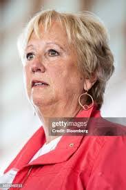 Annie Kehoe's Instagram, Twitter & Facebook