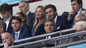 The best honeymoon cruises offer romantic destinations such as tahiti, italy, and greece. Em Finale Italien Gegen England Tom Cruise Im Stadion Neben David Beckham Und Kate Moss Fussball Stuttgarter Nachrichten