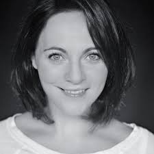 Sarah Annis (@SarAnnis1)