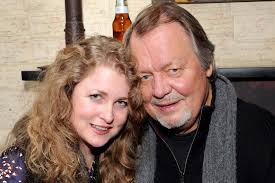 Helen Snell's Instagram, Twitter & Facebook