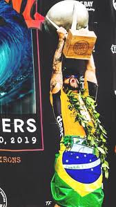 It was his modest upbringing that led to his signature style of aerial jumps and impressive rail game. Tf Sport Edit On Twitter Italo Ferreira Wallpaper Parabens Campeao Jack Barripp E Ryan Miller Italoferreira Surf Surfebrazuca