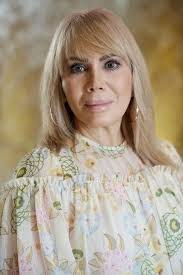 Gina Sand's Instagram, Twitter & Facebook