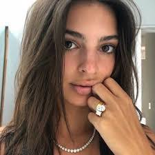 Jaclyn Walsh's Instagram, Twitter & Facebook