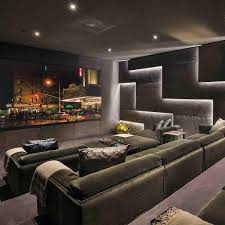 Epingle Par Michel Lechene Sur Salle De Cinema Maison Maisons Modernes De Luxe Installation Home Cinema Salle De Cinema Maison