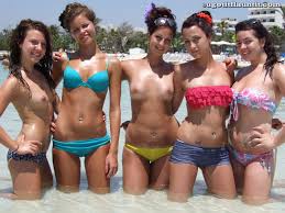 Exposed the whole beach with my new friend showing everything