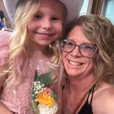 Shelly Mellencamp's Instagram, Twitter & Facebook