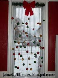 How To Make A Diy Christmas Window Decoration Diy Christmas Window Christmas Window Decorations Christmas Decor Diy