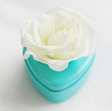 Once you've cut out your shape (we used a heart shape in honor of valentine's day, but feel free to use any shape), fit it into your pan. Elegant Wedding Favor Boxes Metal Lue Heart Shaped Candy Favor With Big Beautiful 3d Flowers Hot Selling Wedding Favor Gift Box From Smile Angel 1 58 Dhgate Com