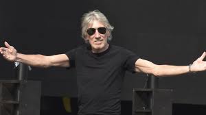 Waters was not yet 20 when he discovered american blues and folk music: Roger Waters I M Happier When It S Accepted That I M The Leader Of The Band The Big Issue