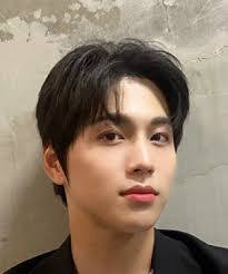 Heon Kim's Instagram, Twitter & Facebook