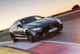 Mercedes Amg Gt 4 Portes La Porsche Panamera Comme Cible Moniteur Automobile