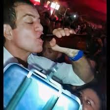 Aqui celebrando el gane 😂