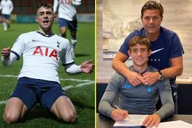 Mauricio roberto pochettino trossero is an argentine professional football manager and former player who is the current head coach of ligue. Maurizio Pochettino Signs New Contract With Spurs