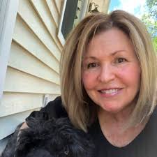 Kim Costello (@kcorona527)