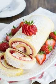 Voici Une Recette Facile Pour Un Gateau Roule Aux Fraises Delicieux Vous Allez Adorer Recette Avec Des Fraises Recette Dessert Et Recette Facile