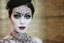 It spreads and pipes wonderfully, and because of its lustrous, white appe. Halloween Make Up Ideen Das Gesicht Fur Halloween Vollig Verandern