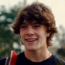 Evan Tuttle's Instagram, Twitter & Facebook