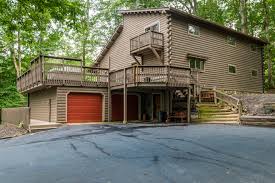 Come and enjoy one of our four cozy cabins located on lake lida in pelican rapids, mn. Cliff Creek Vacation Cabin Brown County Log Cabins