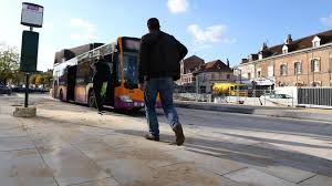 Suggest as a translation of prenez le bus qui part copy Bruay La Buissiere Il Frappe Le Chauffeur Parce Que Le Bus Part A L Heure