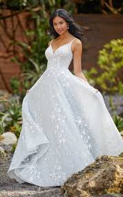 Check spelling or type a new query. Blaues Brautkleid Mit Sternenapplikationen Essense Of Australia