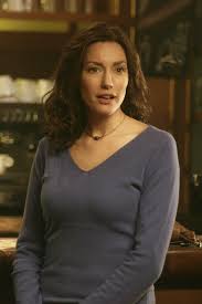 Cette vidéo destinée aux joueurs débutants mais aussi avancés a pour but de montrer l'utilisation de cette arme offensive ou défensive qu'est le gambit dans. Jeu De Dames Serie Feuilleton 1 Saison Et 6 Episodes Tele Star