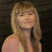 Kim Linthicum's Instagram, Twitter & Facebook