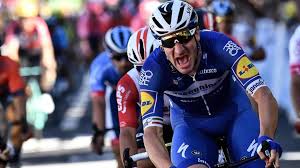Créée en 2003, elle participe au world tour. Tour De France Deceuninck Quick Step Au Dessus Du Lot