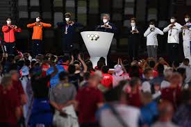 May 27, 2020 · 自民党は27日の党総務会で、東京五輪・パラリンピックの延期に伴って祝日を変える法改正案について、五輪閉会式の2021年8月8日を祝日とする. Cmqm6qqgza5jcm