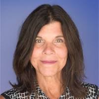 Carolyn Hennessey's Instagram, Twitter & Facebook