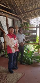 Tetapi keberadaan lampu yang terang di malam hari akan. Melihat Wisata Tani Zanzibar Media Center