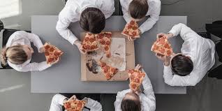 It might surprise you to know that federal law does not mandate any specific lunch or break periods. Can I Deduct A Half Hour For Lunch Regardless Of Whether Or Not They Take It Greenwald Doherty Llp