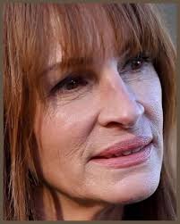 Julia Roberts sprach kürzlich über ihr Alter und die Gründe, warum sie  älter aussieht als viele zeitgenössische Künstler, die jung aussehen  wollen. Ich altere mit Würde, Humor und Gelassenheit. Ich nutze weder