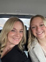 Melissa Cromack's Instagram, Twitter & Facebook