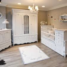 Ahşap bebek odası takımlarında, mdf bebek odası takımları doğal olması ve herhangi bir kanserojen olmayan materyal içermesi nedeniyle tercih sebebi trend mobilya 58 yılı aşkın sektör tecrübesi ve mutlu müşteri referanslarıyla faaliyetlerini hem online mağazasında hem de i̇stanbul masko'da. Hugo Mobilya Bebek Genc Odalari