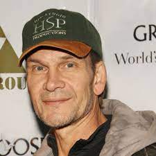 His father passed away in 1982. Neue Enthullungen Zu Patrick Swayzes 57 Tod