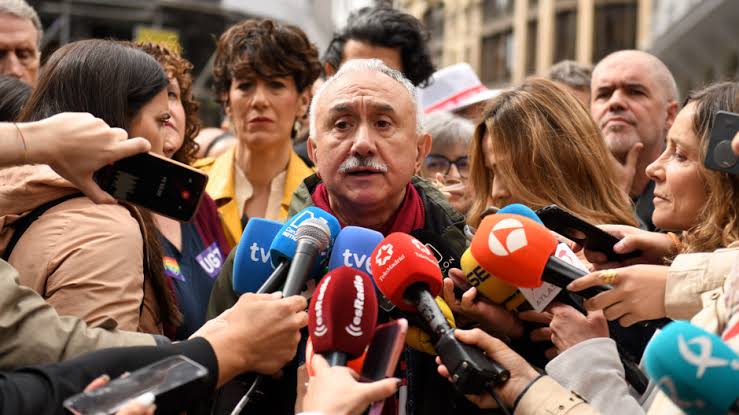 Álvarez (UGT) a la «internacional fascista»: «¿Dónde están? de rodillas  ante el emperador del mundo»