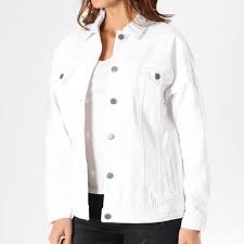 Une veste en jean's aussi bohème que rock avec sa coupe oversize boyfriend et ses coquillages cowries qui lui apportent une touche de do it yourself. Fertile Balle Purete Veste En Jeans Blanc Femme Lespeillasses Com