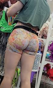 Linda rubia en licra de colores | Mujeres bellas en la calle