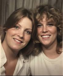 Could someone give a tropical background please..thank you..🥰🥰