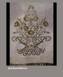 Tel Sarma Runner Ve Masa Ortuleri Oda Takimlari Kisiye Ozel Calisilmaktadir Istenen Desen Ve Modeli Belirtmeniz Yeterli Hayal Edin Biz Desenler Oya Kanavice