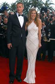 That's when he met his. Brad Pitt Das Sagt Er Zu Den Jennifer Aniston Geruchten Jennifer Aniston Style Jennifer Aniston Hochzeit Festival Kleid