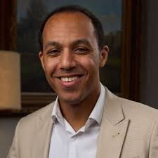 Prof. dr. Henk van den Belt schakelt eigen mening uit: "De Bijbel is geen… 