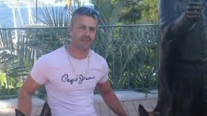 Victimes d'une agression il y a quelques mois, la mère et le frère du. Sven Et Christiane Le Frere Et La Mere De Nordahl Lelandais Songent A Changer De Nom