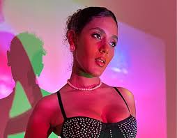 Michelle Brand Projects :: Photos, videos, logos, illustrations and  branding :: Behance