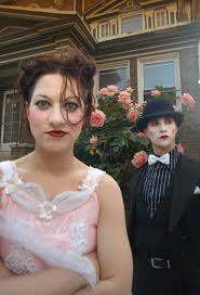 Amanda mackinnon gaiman palmer (born april 30, 1976) is an american singer, songwriter, musician, and performance artist who is the lead vocalist, pianist, and lyricist of the duo the dresden dolls. The Dresden Dolls Wikipedia