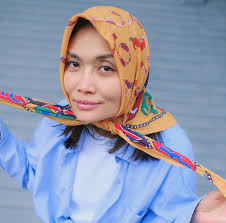 Want to show off your style and represent the Armenian culture, even if  you're not Armenian?#megeriancarpet carries the latest trends in fashion