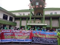 Dalam kunjungan tersebut anies memantau langsung pasien yang berada di lantai tiga serta lantai tujuh. Dirumahkan Sepihak Tanpa Gaji Puluhan Karyawan Rs Herna Medan Gelar Aksi Damai Bagian 1