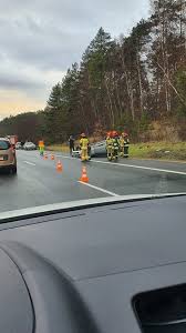 Osoby, których stan nie wymagał hospitalizacji, zostały przewiezione do bursy jednej ze szkół. Wypadek Kilku Samochodow Na A4 Duze Utrudnienia Na Autostradzie Krotko Dziennik Polski