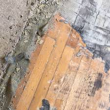 So werden sie einen geklebten teppich los. Teppich Kleber Vom Dielenboden Entfernen Holz Renovieren