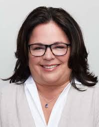 Melanie Dow's Instagram, Twitter & Facebook